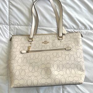 Coach Gallery Tote In Signature Leather - BRAND NEW WITH TAGS